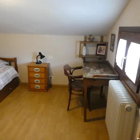 Сasa de vacaciones Casa con jardín frente ciudadela *