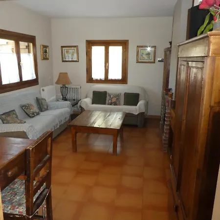 Casa con jardín frente ciudadela Сasa de vacaciones *