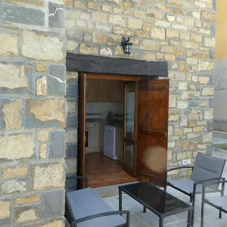 Casa con jardín frente ciudadela * Jaca
