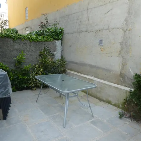 Casa con jardín frente ciudadela Сasa de vacaciones Jaca