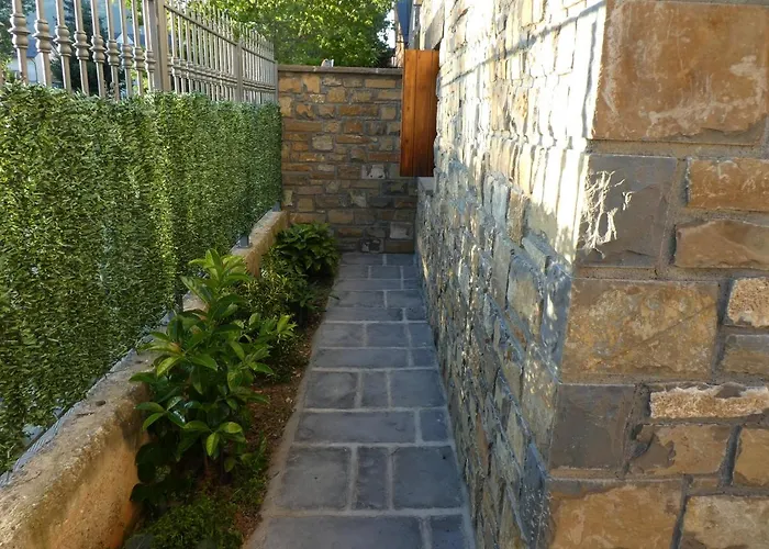 Casa Con Jardin Frente Ciudadela * Jaca