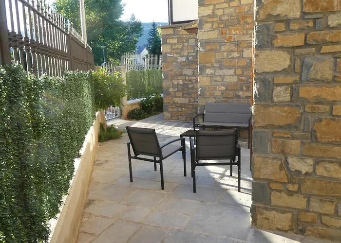 Casa Con Jardin Frente Ciudadela Jaca