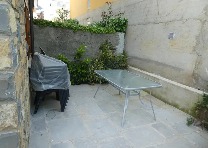 Casa Con Jardin Frente Ciudadela * Jaca