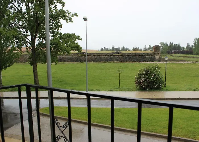 Casa Con Jardin Frente Ciudadela Feriehus Jaca